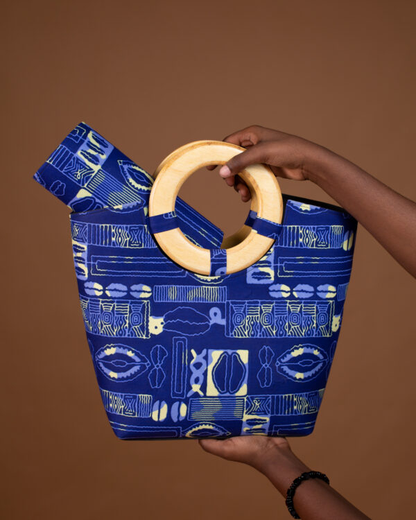 Sac Wax Femme Bleu avec Poignée Bois – Élégant et Fait Main au Sénégal – Image 3