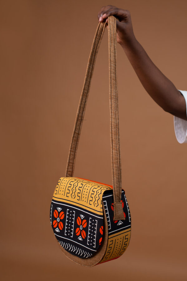 Sac Bandoulière Wax Bogolan Beige & Raphia – Anzisha NG Fait Main au Sénégal – Image 2