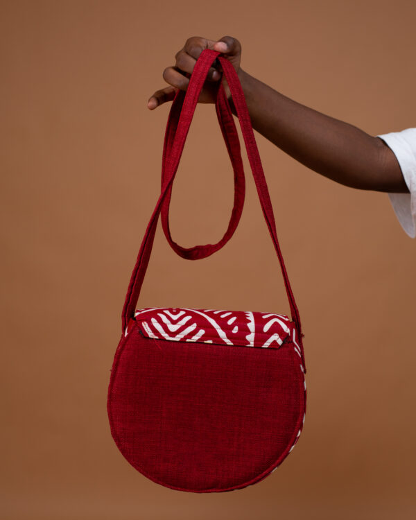 Sac Bandoulière Wax Bogolan Rouge – Anzisha NG Fait Main au Sénégal – Image 3